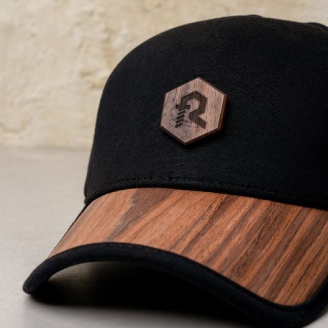 Cap with luxury Touch